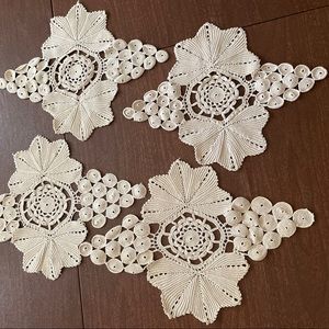 Doilies set of 4